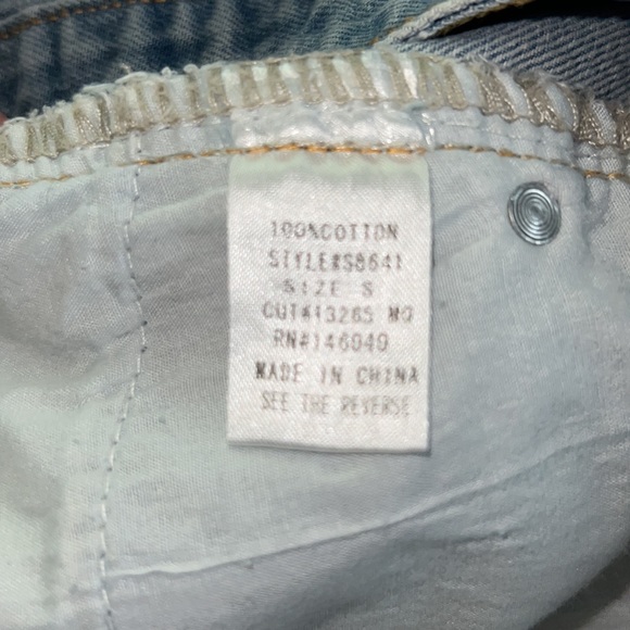 Signature 8 Women’s High Waisted and Distressed Jean Shorts — Size S/26 - Picture 7 of 7